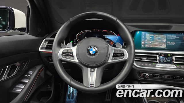 BMW 3-Series 2021 — photo 18