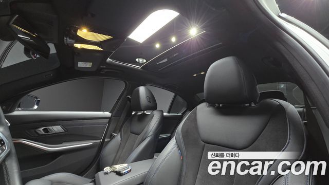 BMW 3-Series 2021 — photo 25