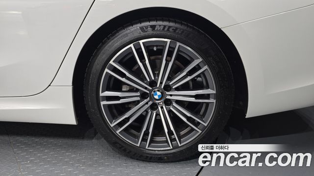 BMW 3-Series 2021 — photo 7