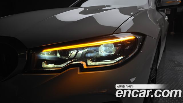 BMW 3-Series 2021 — photo 8