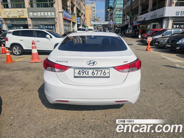 Hyundai AVANTE 2013 — photo 4