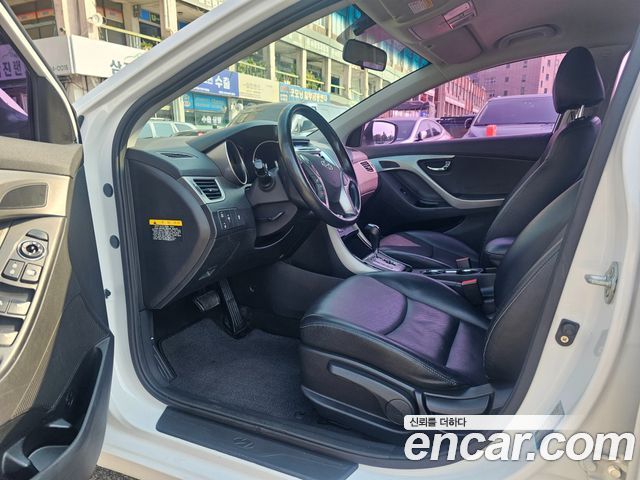 Hyundai AVANTE 2013 — photo 8