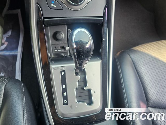Hyundai AVANTE 2013 — photo 11