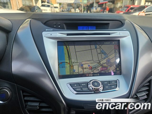 Hyundai AVANTE 2013 — photo 12