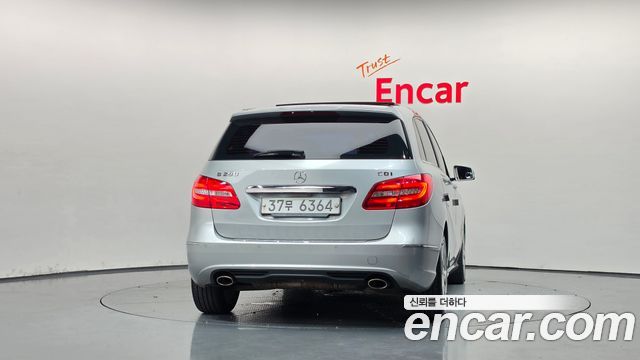 Mercedes-Benz B-Class 2013 — photo 4