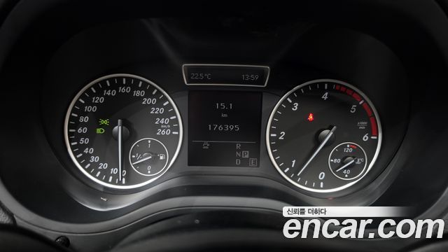 Mercedes-Benz B-Class 2013 — photo 8