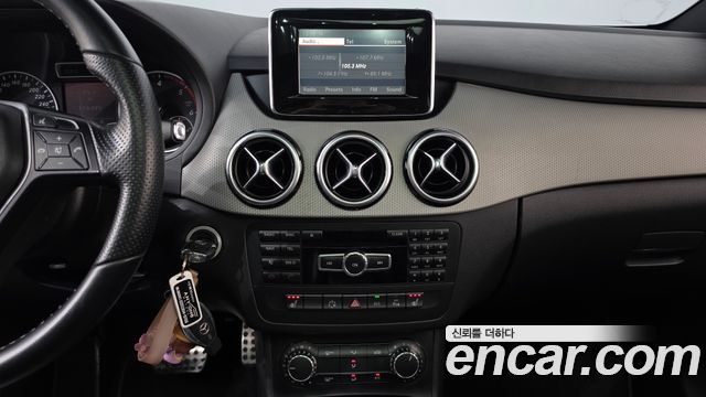 Mercedes-Benz B-Class 2013 — photo 14