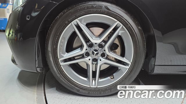 Mercedes-Benz E-Class 2023 — photo 5