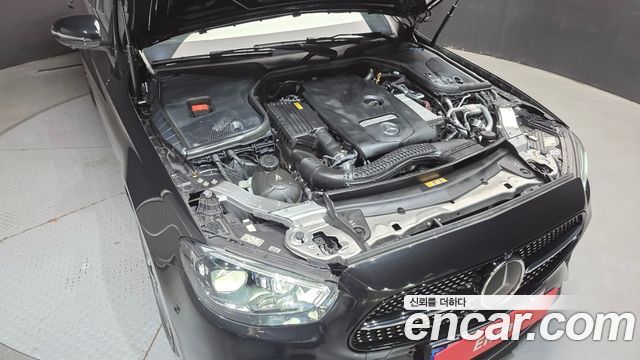 Mercedes-Benz E-Class 2023 — photo 6