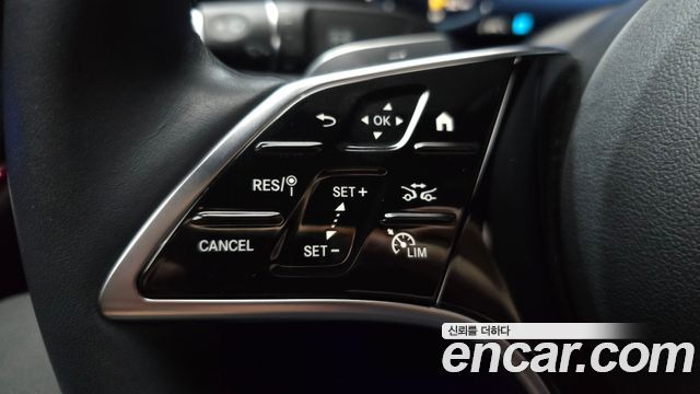 Mercedes-Benz E-Class 2023 — photo 26
