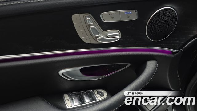 Mercedes-Benz E-Class 2023 — photo 29