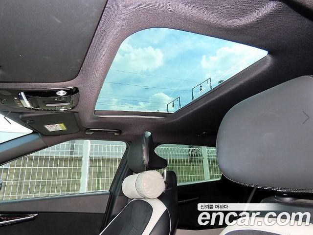Kia EV6 2022 — photo 14