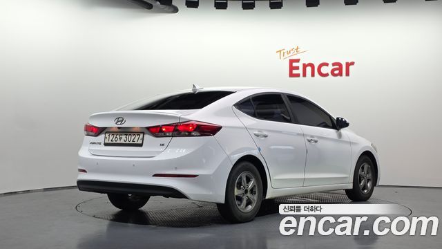Hyundai AVANTE 2018 — photo 2