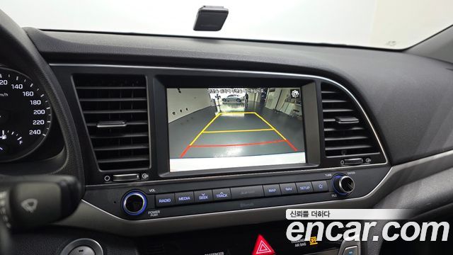 Hyundai AVANTE 2018 — photo 20