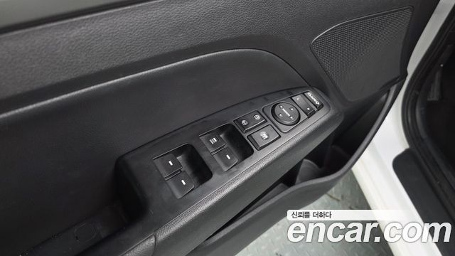 Hyundai AVANTE 2018 — photo 25