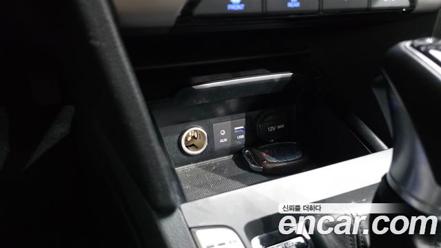 Hyundai AVANTE 2018 — photo 27