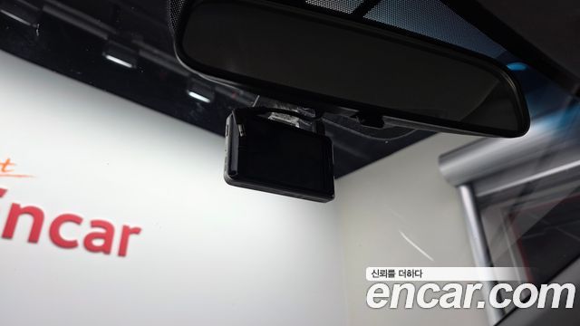 Hyundai AVANTE 2018 — photo 30