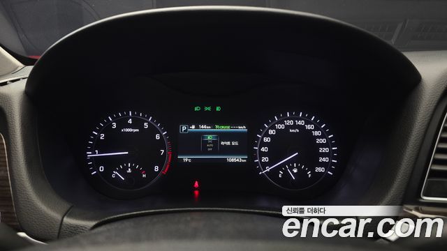 Genesis G80 2018 — photo 8