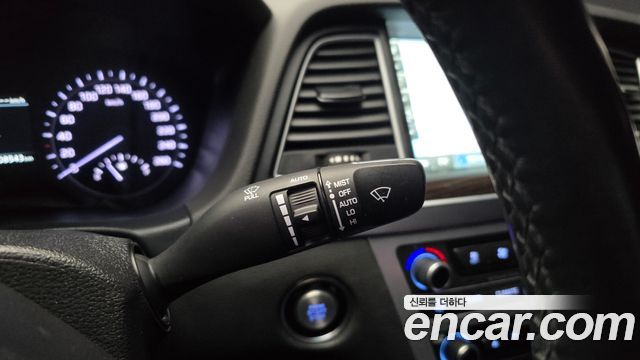 Genesis G80 2018 — photo 16