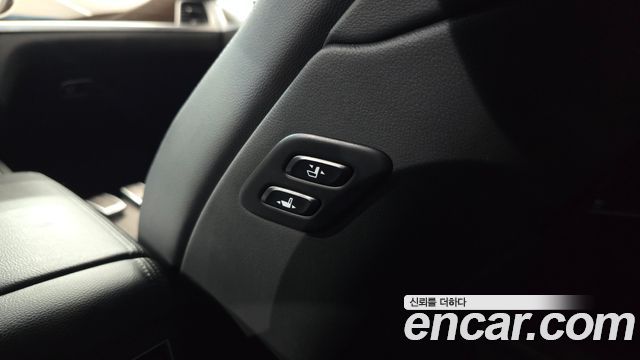 Genesis G80 2018 — photo 18