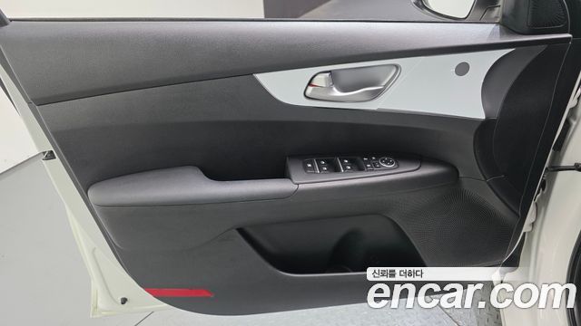 Kia K3 2022 — photo 14