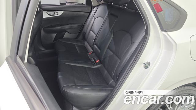 Kia K3 2022 — photo 16