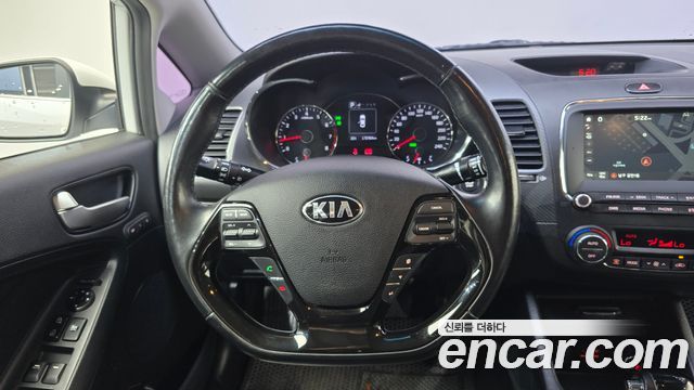 Kia K3 2016 — photo 13