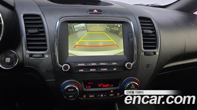 Kia K3 2016 — photo 15