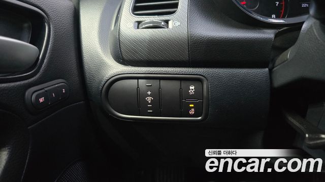 Kia K3 2016 — photo 16