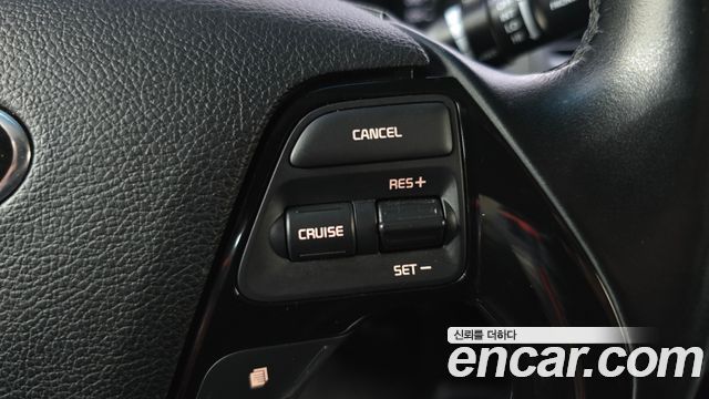 Kia K3 2016 — photo 17