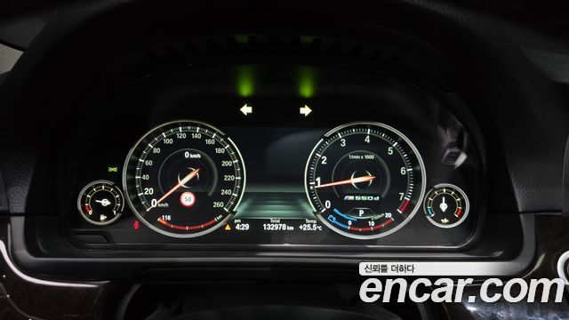 BMW 5-Series 2016 — photo 11