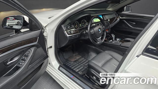 BMW 5-Series 2016 — photo 13