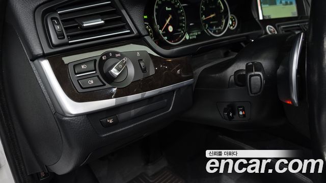 BMW 5-Series 2016 — photo 22