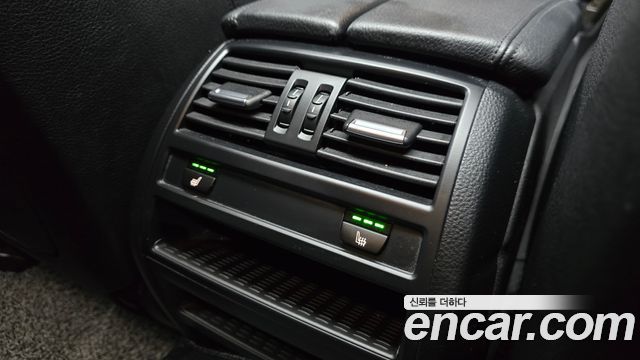 BMW 5-Series 2016 — photo 24