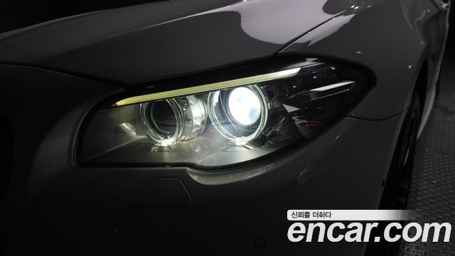 BMW 5-Series 2016 — photo 8