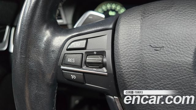 BMW 5-Series 2016 — photo 27