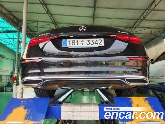 Mercedes-Benz S-Class 2025 — photo 2