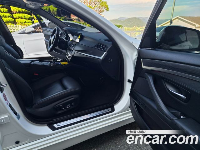 BMW 5-Series 2015 — photo 7