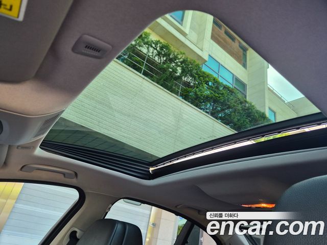 BMW 5-Series 2015 — photo 11