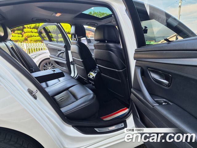 BMW 5-Series 2015 — photo 16