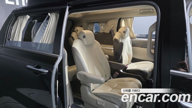 Kia Canival 2021 — photo 17