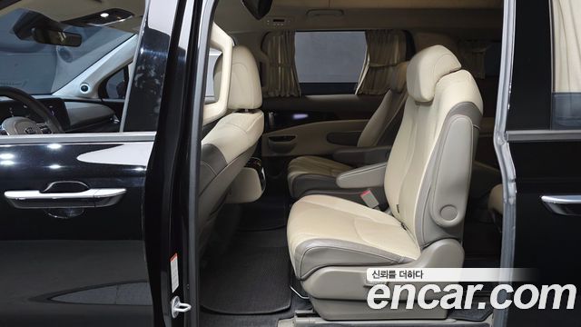 Kia Canival 2021 — photo 18