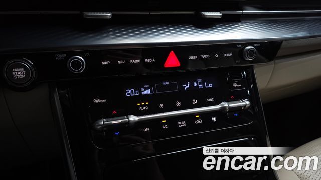 Kia Canival 2021 — photo 23