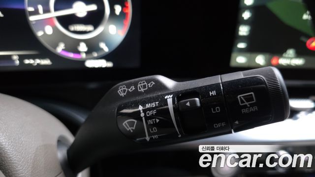 Kia Canival 2021 — photo 27