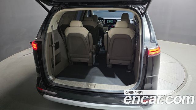 Kia Canival 2021 — photo 34