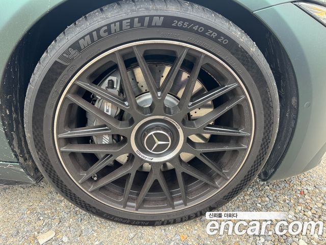 Mercedes-Benz SL-Class 2025 — photo 13