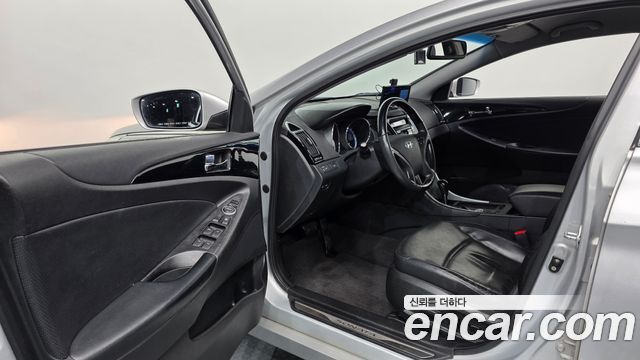 Hyundai Sonata 2010 — photo 10