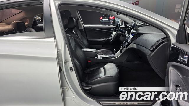 Hyundai Sonata 2010 — photo 11