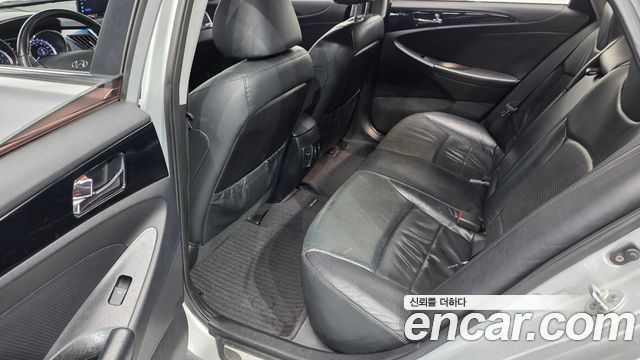 Hyundai Sonata 2010 — photo 12