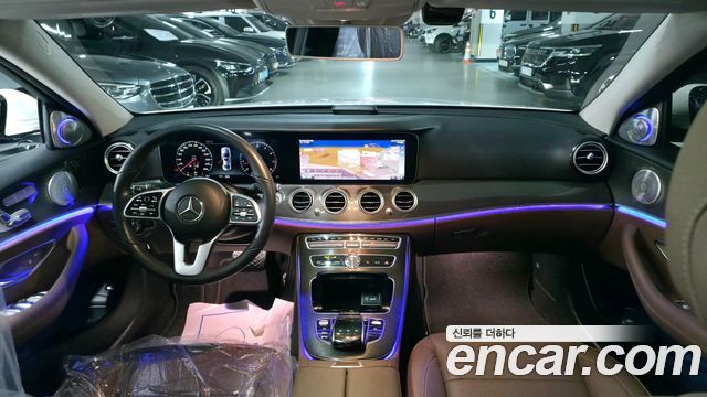 Mercedes-Benz E-Class 2020 — photo 6